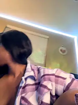 Snapshot of Tikalalin chatting on 11/08/25, 07:08 Tikalalin online show from 11/08/25, 07:08