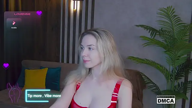 Snapshot of Holl1Would chatting on 01/27/25, 07:13 Holl1Would online show from 01/27/25, 07:13