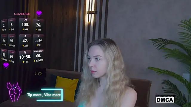 Snapshot of Holl1Would chatting on 03/02/25, 03:34 Holl1Would online show from 03/02/25, 03:34