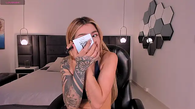 LexieWayne online show from 05/15/26, 06:59
