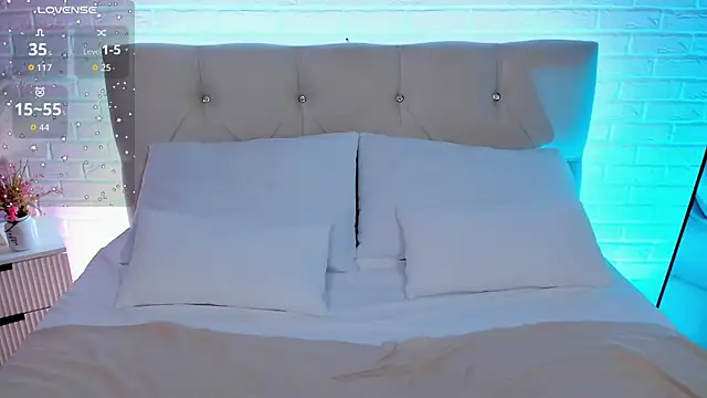 Snapshot of LianaFord chatting on 09/20/25, 06:09 LianaFord online show from 09/20/25, 06:09