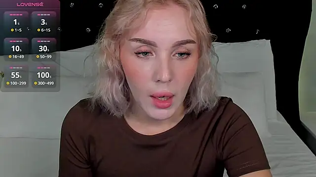 Snapshot of LianaFord chatting on 10/08/25, 11:13 LianaFord online show from 10/08/25, 11:13