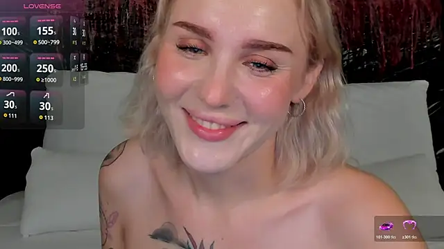 Snapshot of LianaFord chatting on 10/19/25, 09:59 LianaFord online show from 10/19/25, 09:59