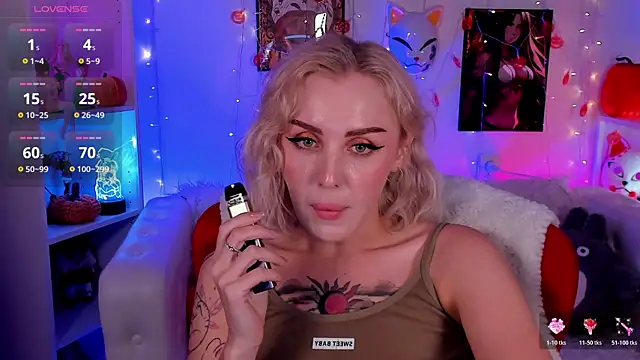 Snapshot of LianaFord chatting on 10/21/25, 07:36 LianaFord online show from 10/21/25, 07:36