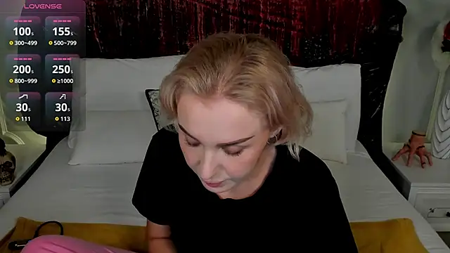 Snapshot of LianaFord chatting on 10/29/25, 11:06 LianaFord online show from 10/29/25, 11:06