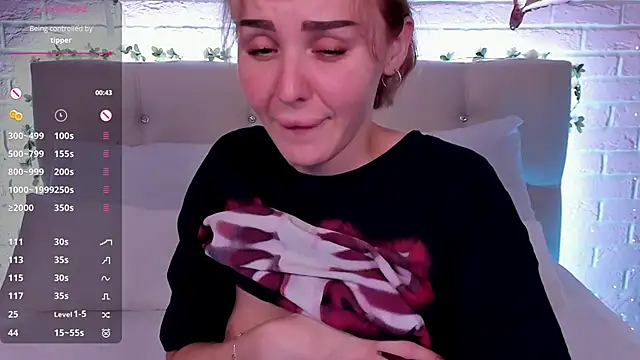 Snapshot of LianaFord chatting on 11/03/25, 09:16 LianaFord online show from 11/03/25, 09:16