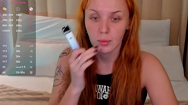 Snapshot of LianaFord chatting on 11/10/25, 08:41 LianaFord online show from 11/10/25, 08:41