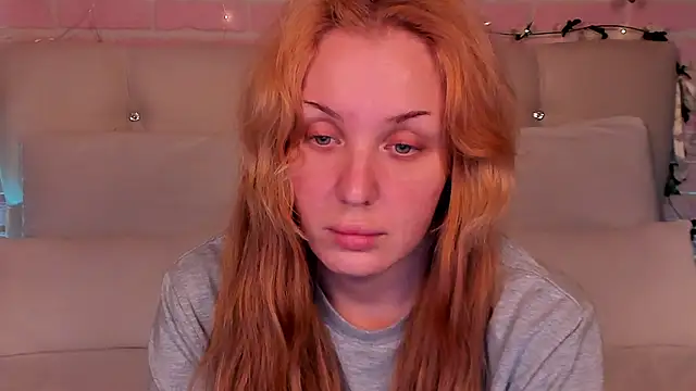 Snapshot of LianaFord chatting on 11/30/25, 08:57 LianaFord online show from 11/30/25, 08:57