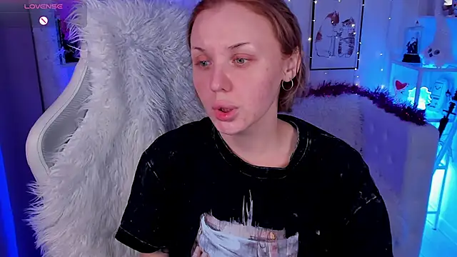 Snapshot of LianaFord chatting on 12/14/25, 10:25 LianaFord online show from 12/14/25, 10:25