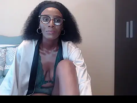 yummycherryxx online show from 10/27/25, 07:01