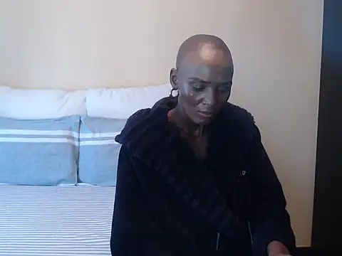 yummycherryxx online show from 06/12/26, 07:40