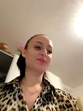 Snapshot of Zeyna1 chatting on 10/16/25, 04:08 Zeyna1 online show from 10/16/25, 04:08