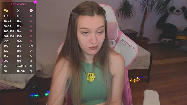 Snapshot of CyrilaPuff chatting on 12/16/24, 04:55 CyrilaPuff online show from 12/16/24, 04:55