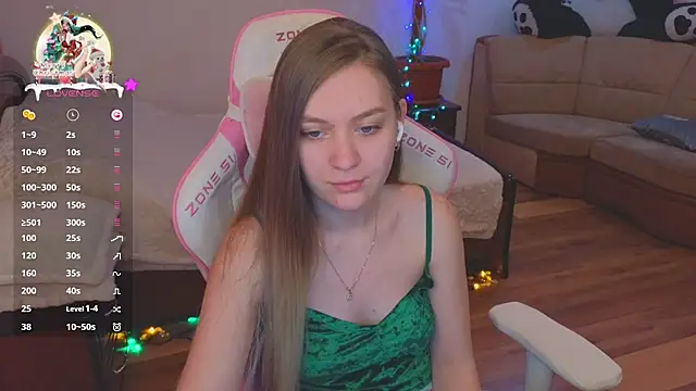 Snapshot of CyrilaPuff chatting on 12/28/24, 06:39 CyrilaPuff online show from 12/28/24, 06:39