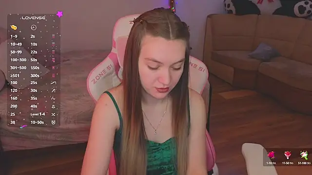 Snapshot of CyrilaPuff chatting on 01/10/25, 04:22 CyrilaPuff online show from 01/10/25, 04:22