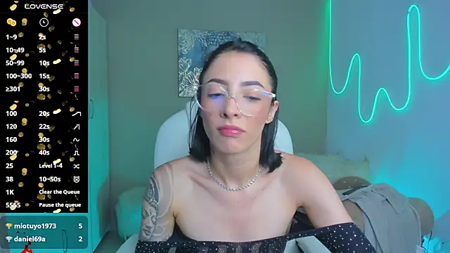 Snapshot of barbie_scoth_ chatting on 09/28/25, 08:03 barbie scoth online show from 09/28/25, 08:03