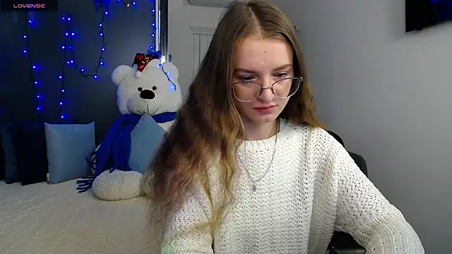 KateJonson online show from 12/18/24, 07:47