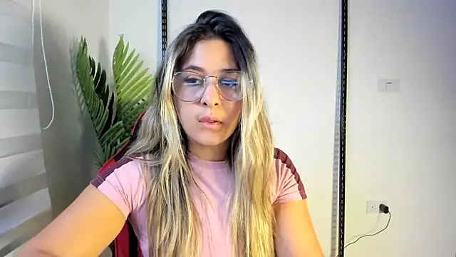 Lana Sofia1 online show from 05/12/26, 12:08