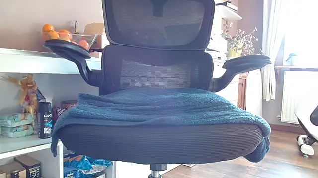 suedel65 online show from 02/12/25, 01:06