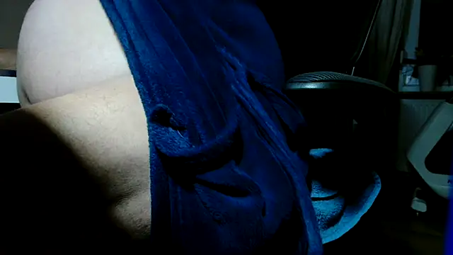 Snapshot of suedel65 chatting on 09/28/25, 03:34 suedel65 online show from 09/28/25, 03:34