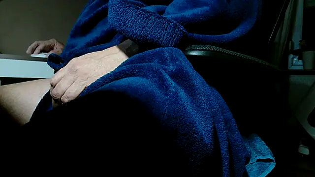 Snapshot of suedel65 chatting on 10/06/25, 02:53 suedel65 online show from 10/06/25, 02:53