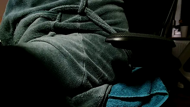 Snapshot of suedel65 chatting on 10/08/25, 03:37 suedel65 online show from 10/08/25, 03:37