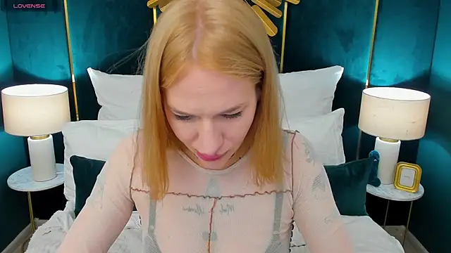Snapshot of SarahLust chatting on 05/08/26, 12:21 SarahLust online show from 05/08/26, 12:21