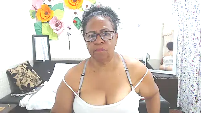 Snapshot of Yayis-hot-sexyw chatting on 03/04/25, 11:11 Yayis-hot-sexyw online show from 03/04/25, 11:11