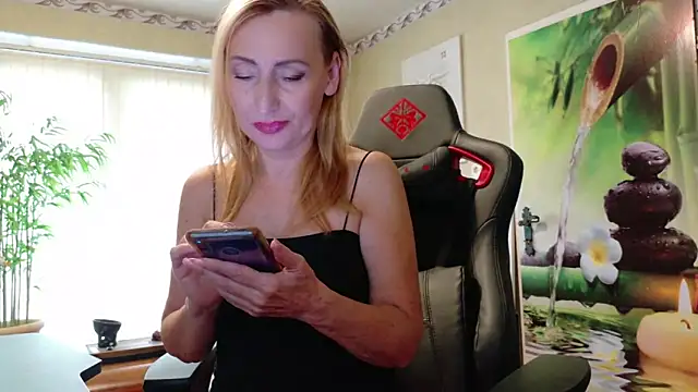 HotLana69 online show from 09/30/25, 08:30