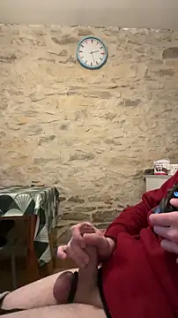 Snapshot of yann2392 chatting on 12/17/25, 03:18 yann2392 online show from 12/17/25, 03:18