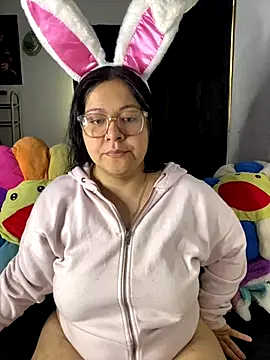 Snapshot of MsConejitaa chatting on 10/31/25, 03:57 MsConejitaa online show from 10/31/25, 03:57