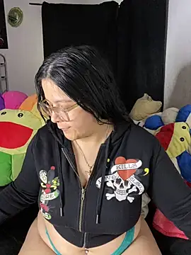 Snapshot of MsConejitaa chatting on 11/11/25, 04:07 MsConejitaa online show from 11/11/25, 04:07