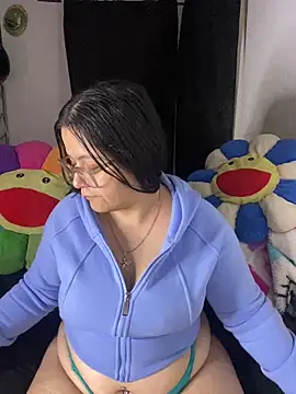 Snapshot of MsConejitaa chatting on 11/17/25, 12:49 MsConejitaa online show from 11/17/25, 12:49