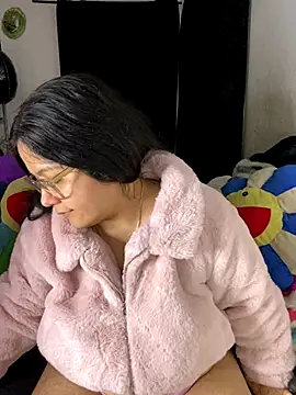 Snapshot of MsConejitaa chatting on 11/18/25, 02:32 MsConejitaa online show from 11/18/25, 02:32