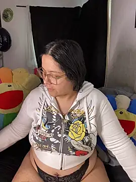 Snapshot of MsConejitaa chatting on 11/24/25, 04:40 MsConejitaa online show from 11/24/25, 04:40