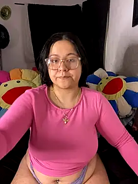 Snapshot of MsConejitaa chatting on 11/25/25, 01:22 MsConejitaa online show from 11/25/25, 01:22