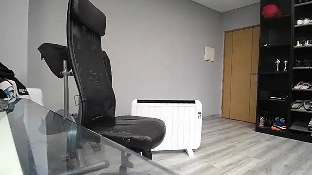 Snapshot of samricci21 chatting on 11/13/25, 03:22 samricci21 online show from 11/13/25, 03:22