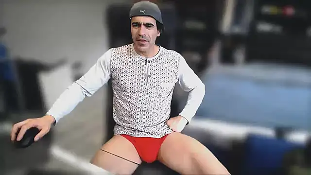 Snapshot of samricci21 chatting on 12/02/25, 01:39 samricci21 online show from 12/02/25, 01:39