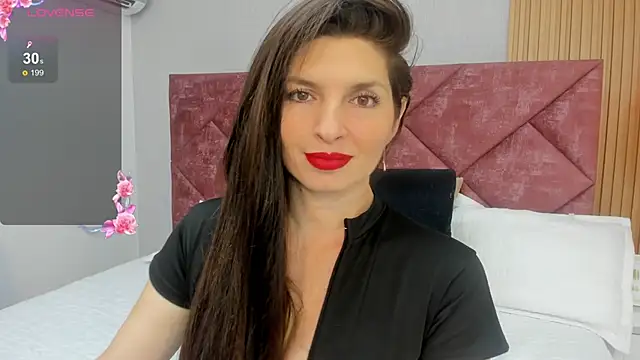 Snapshot of Azahara_Amin_ chatting on 09/24/25, 02:37 Azahara Amin  online show from 09/24/25, 02:37