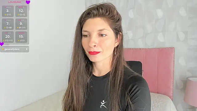 Snapshot of Azahara_Amin_ chatting on 10/08/25, 05:32 Azahara Amin  online show from 10/08/25, 05:32