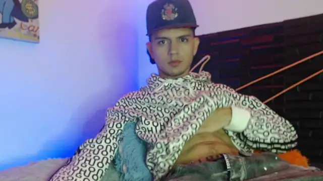 andersonZ998 online show from 10/26/25, 02:17