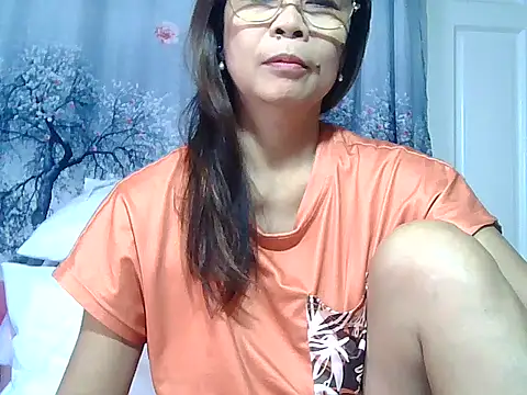 urwife tobe online show from 02/22/26, 08:07