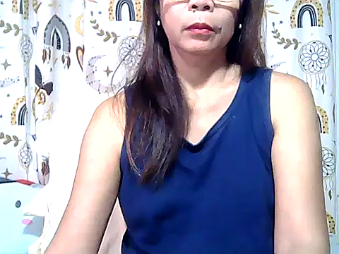 urwife tobe online show from 03/25/26, 08:04