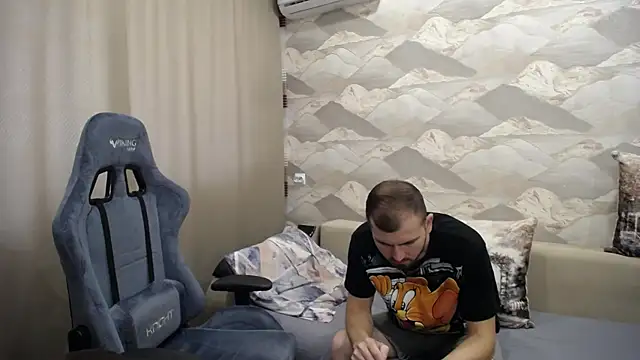 Snapshot of SerzhKorol1 chatting on 09/22/25, 08:38 SerzhKorol1 online show from 09/22/25, 08:38