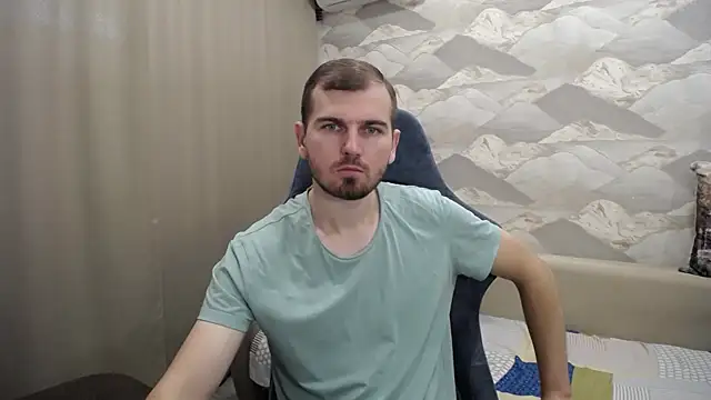 Snapshot of SerzhKorol1 chatting on 10/05/25, 08:12 SerzhKorol1 online show from 10/05/25, 08:12