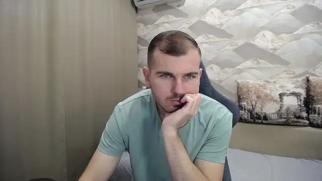 Snapshot of SerzhKorol1 chatting on 10/09/25, 07:39 SerzhKorol1 online show from 10/09/25, 07:39