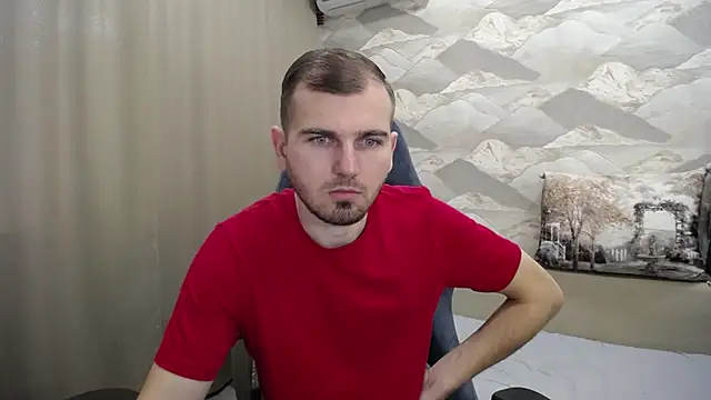 Snapshot of SerzhKorol1 chatting on 10/13/25, 07:52 SerzhKorol1 online show from 10/13/25, 07:52