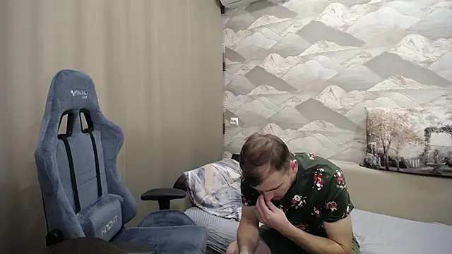 Snapshot of SerzhKorol1 chatting on 10/21/25, 11:11 SerzhKorol1 online show from 10/21/25, 11:11