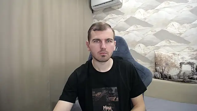 Snapshot of SerzhKorol1 chatting on 10/30/25, 05:31 SerzhKorol1 online show from 10/30/25, 05:31