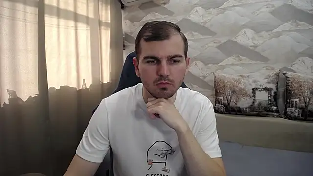 Snapshot of SerzhKorol1 chatting on 11/07/25, 05:29 SerzhKorol1 online show from 11/07/25, 05:29